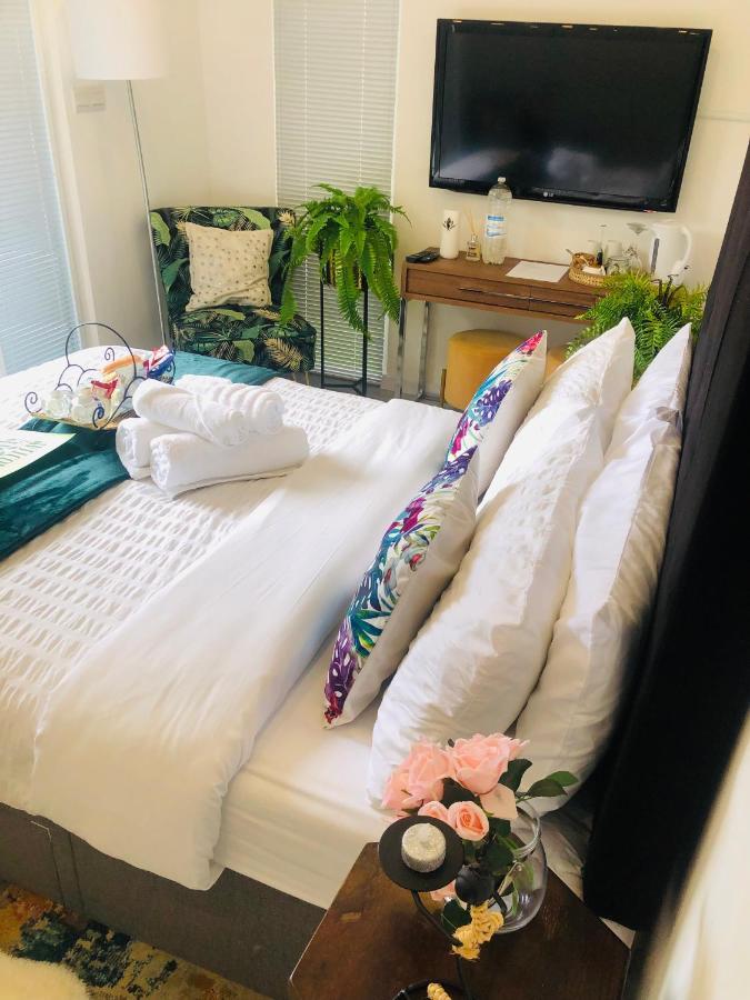 Guest house Meezee Pearl Double Bed With Free Parking *