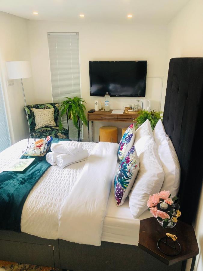 Meezee Pearl Double Bed With Free Parking * Manchester