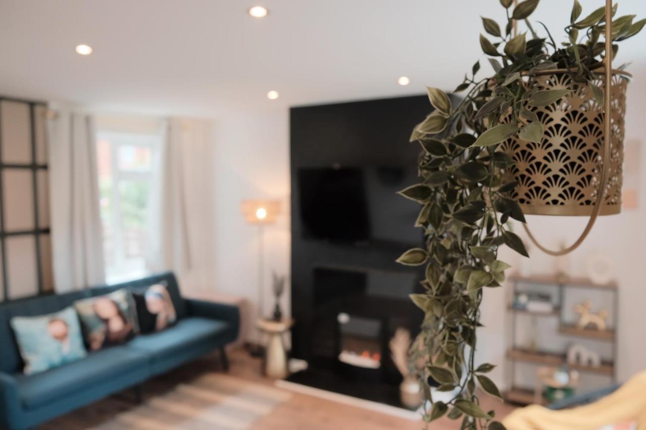 Bee - Byron House Holiday home Manchester