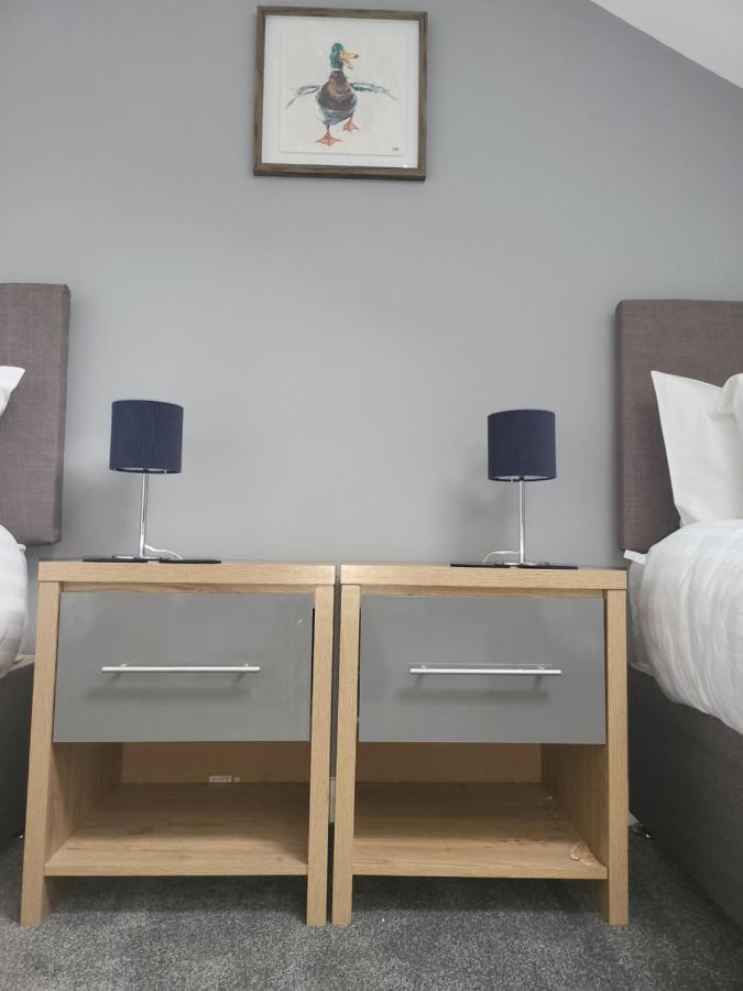 4 Bedroom Home Nr Ashton U Lyne Sleeps 7 In Comfort Holiday home *
