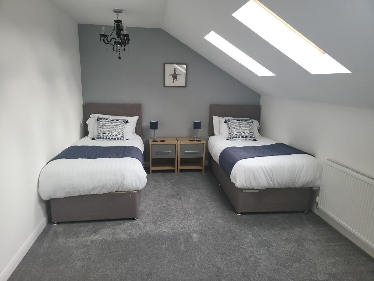 Holiday home 4 Bedroom Home Nr Ashton U Lyne Sleeps 7 In Comfort