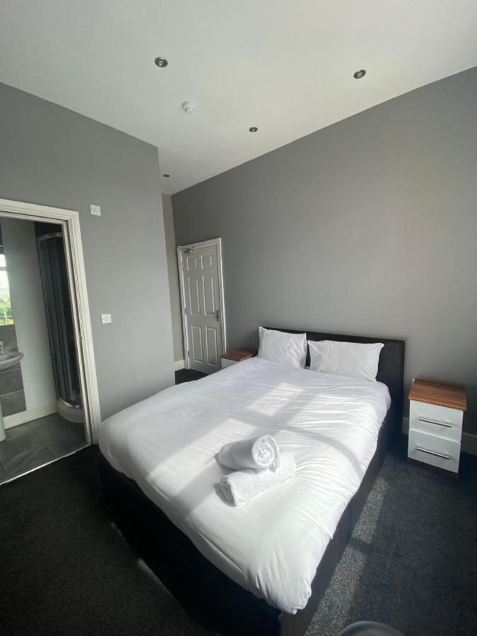 Extra Large 6 Bed 7 Bath Townhouse In *