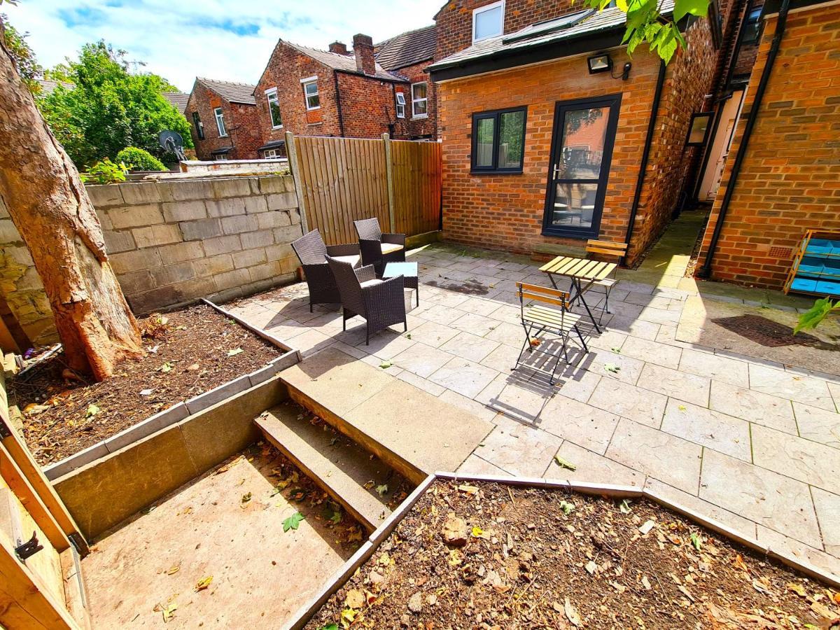 Apartment Beautiful And Spacious Apartment: 3 Beds & 2 Bath - Newly Renovated ,open-plan Kitchen/living Manchester