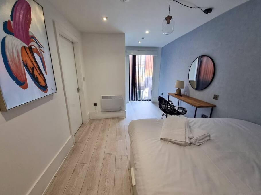 Super 1 Bedroom In The Heart Of Mcr Apartment *