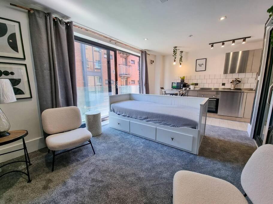 Super 1 Bedroom In The Heart Of Mcr Apartment *