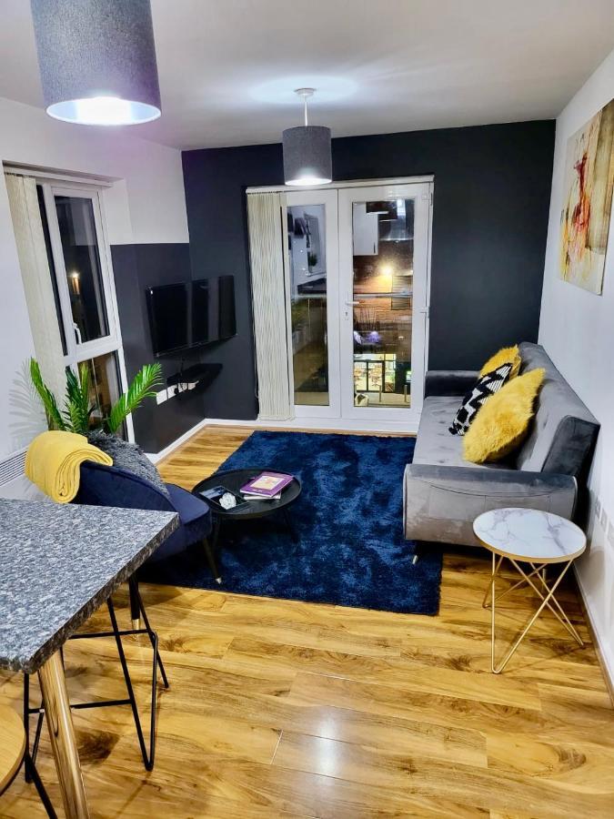 Apartment Modern & Stylish - Whyte Place Salford