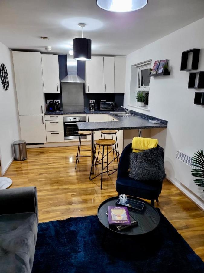Apartment Modern & Stylish - Whyte Place Salford