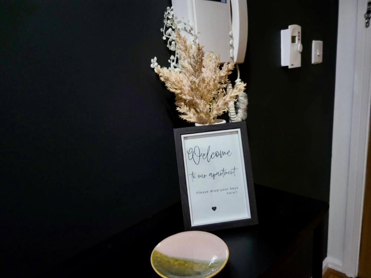 Modern & Stylish - Whyte Place Salford Apartment *