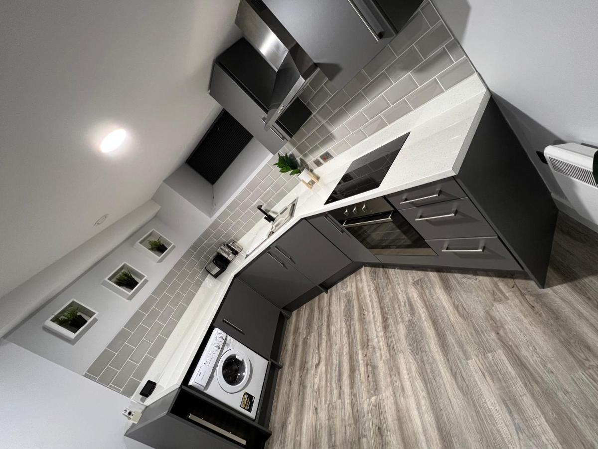 Elegant In Centre Apartment