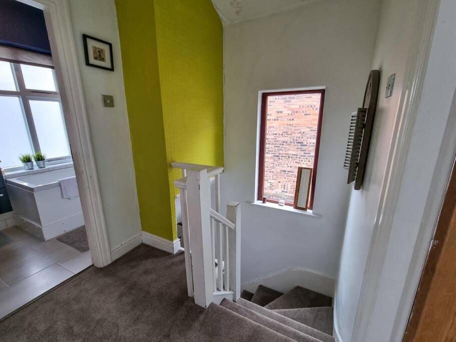 3-bedroom House In Chorlton Full Of Character Holiday home *