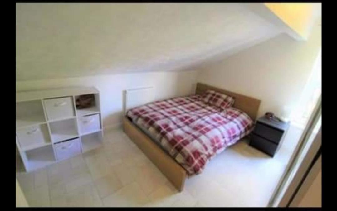1 Bed In Whaley Range - Up To 4 Sleep!! Appartement *