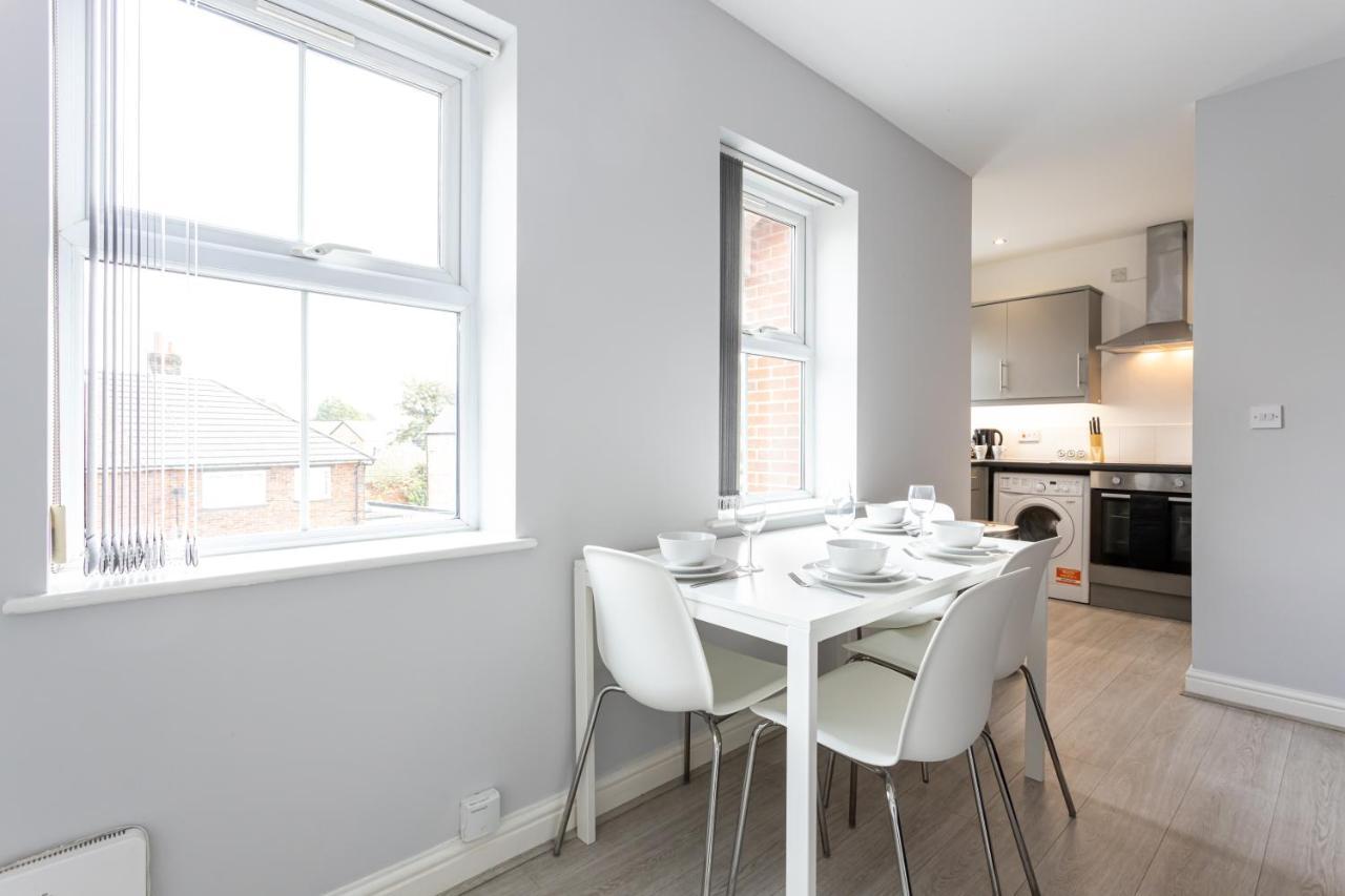 Pillo Serviced - Trafford Manchester