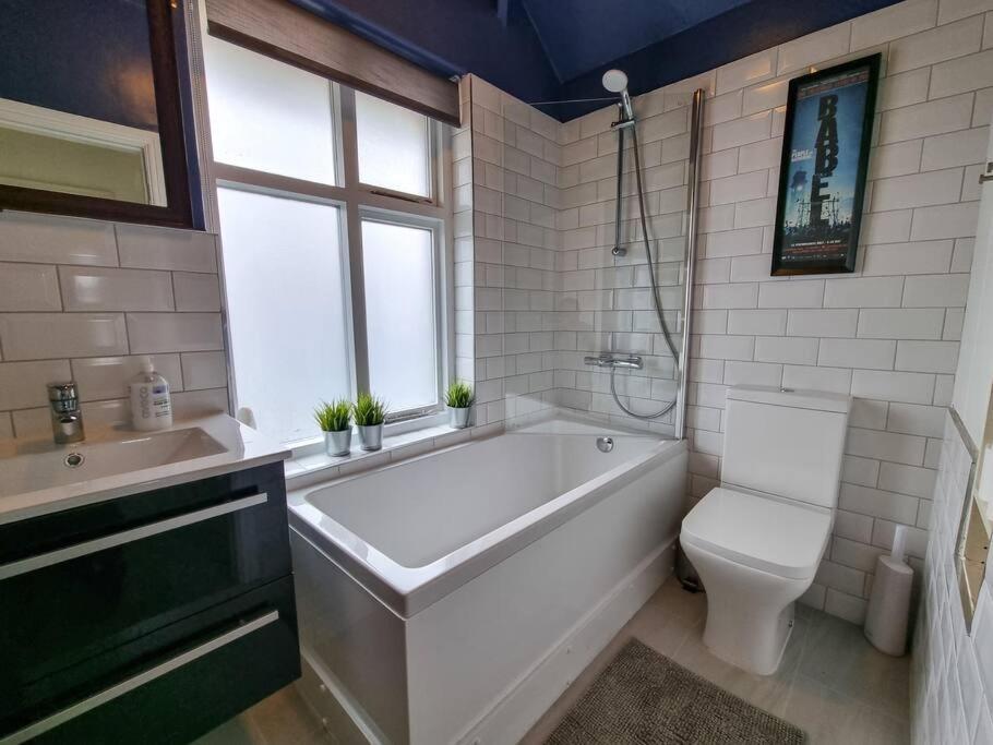 Vakantiehuis 3-bedroom House In Chorlton Full Of Character Manchester