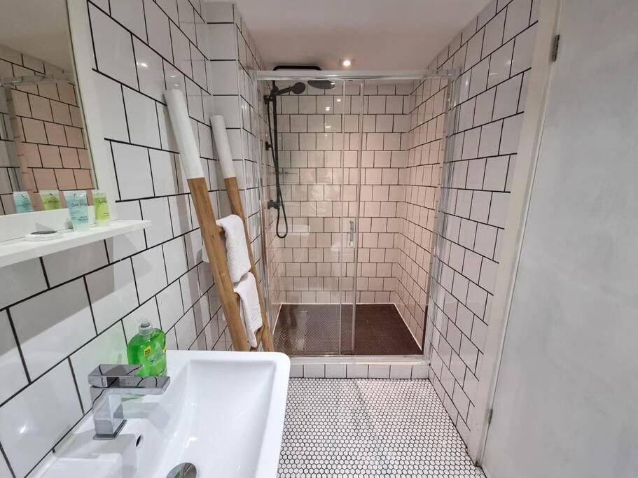 Super 1 Bedroom In The Heart Of Mcr Apartment *