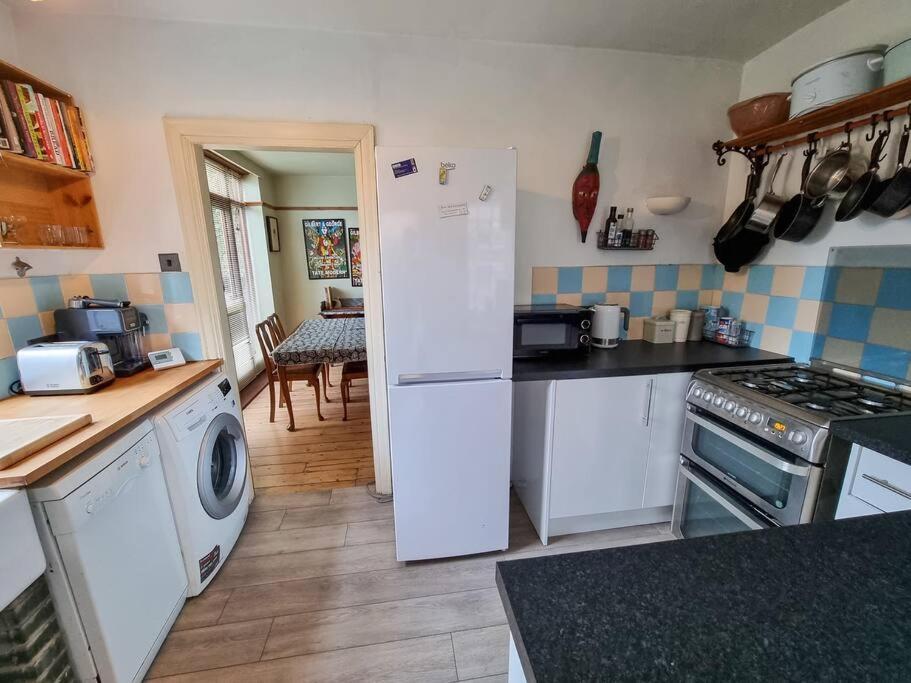 3-bedroom House In Chorlton Full Of Character Holiday home Manchester