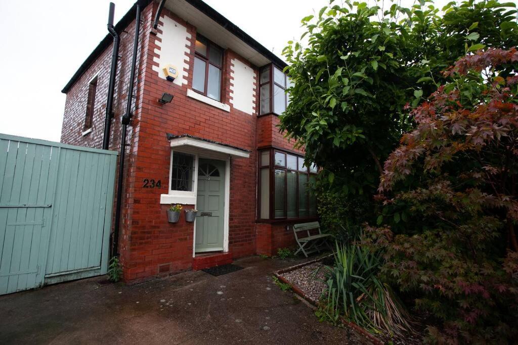 3-bedroom House In Chorlton Full Of Character Holiday home *