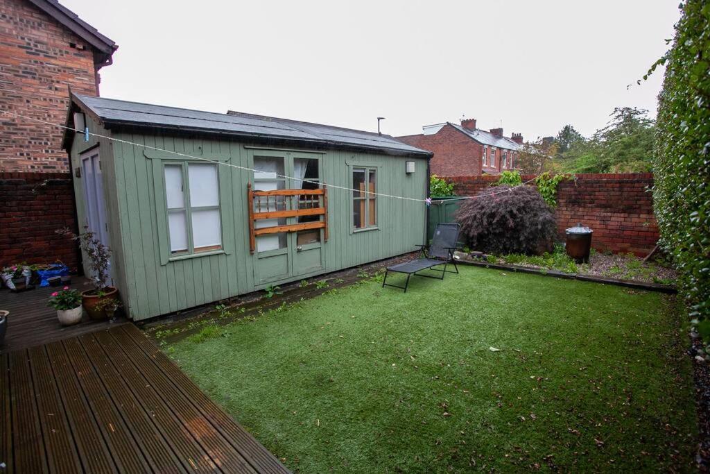 Vakantiehuis 3-bedroom House In Chorlton Full Of Character Manchester