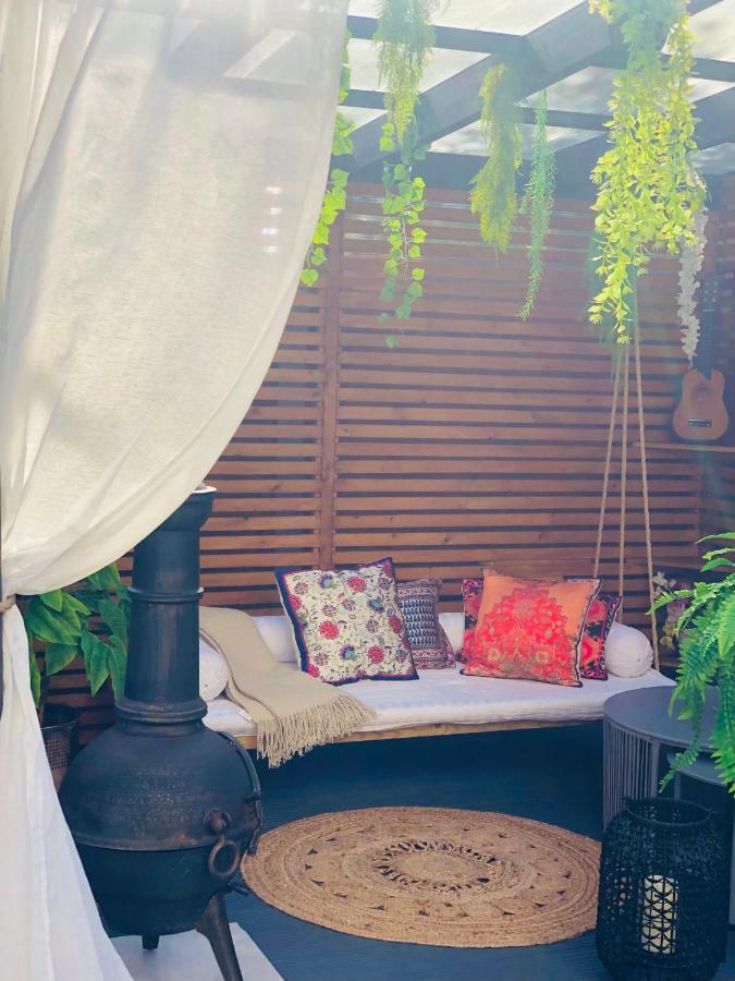 Guest house Meezee Pearl Double Bed With Free Parking *
