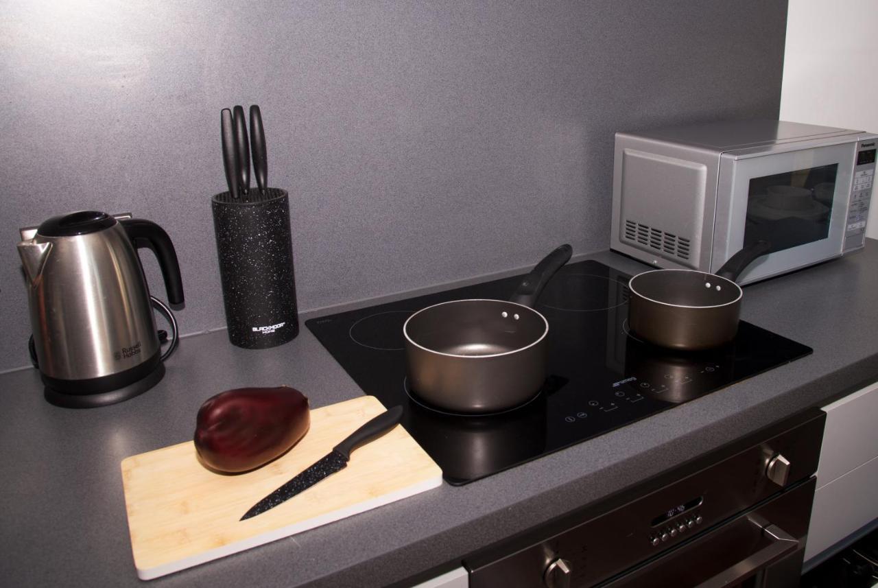 Modern 2 Bed & 2 Bath City Centre Appartement *