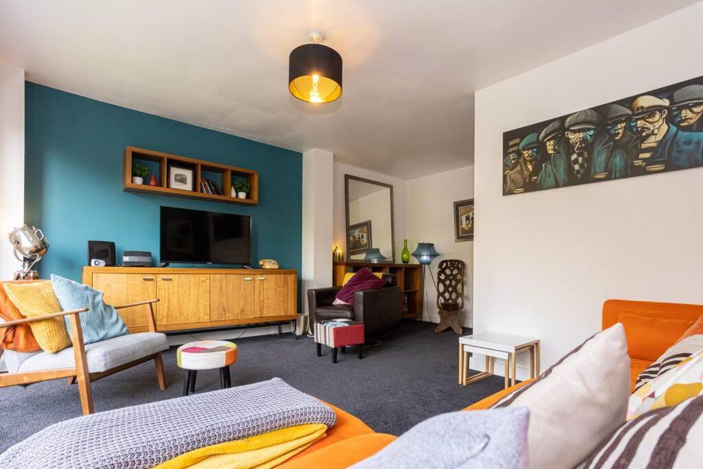 Spacious 3 Bedroom Townhouse To Rent In Manchester