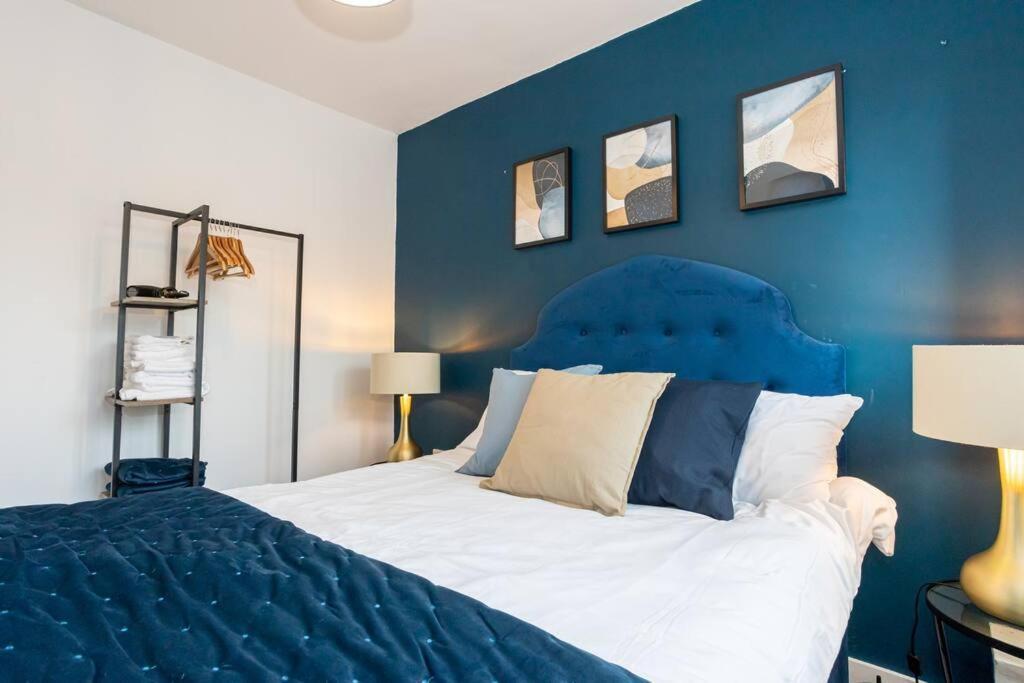 Spacious 3 Bedroom Townhouse To Rent In Apartment Manchester