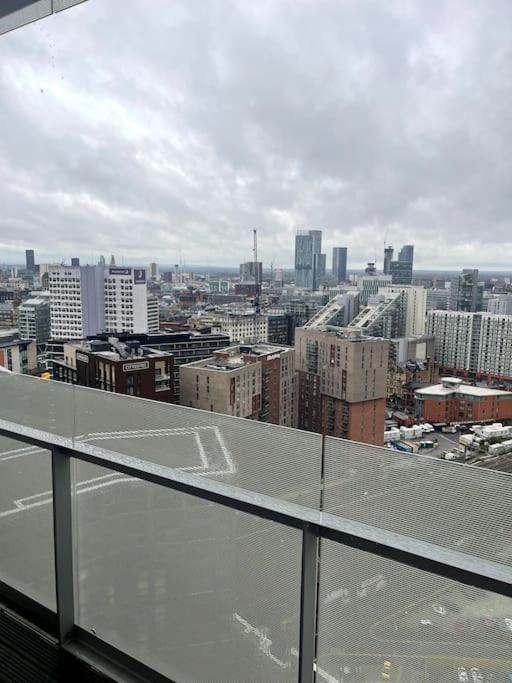 Lovely 2-bedroom With Balcony Apartment Manchester