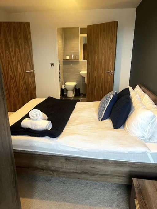 Lovely 2-bedroom With Balcony * Manchester