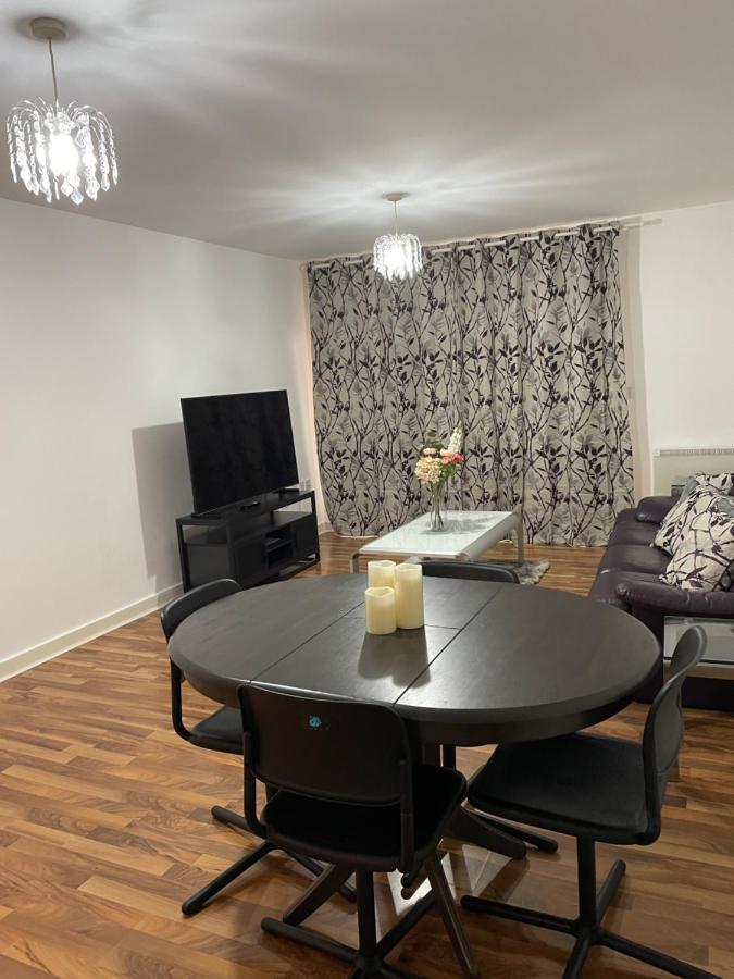 Apartment Abbys Free Street Parking Subject To Availability *