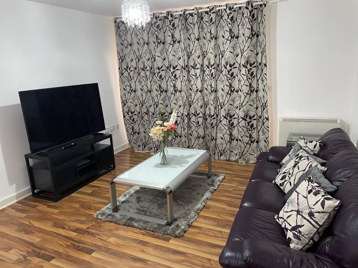 Abbys Free Street Parking Subject To Availability Apartment Manchester