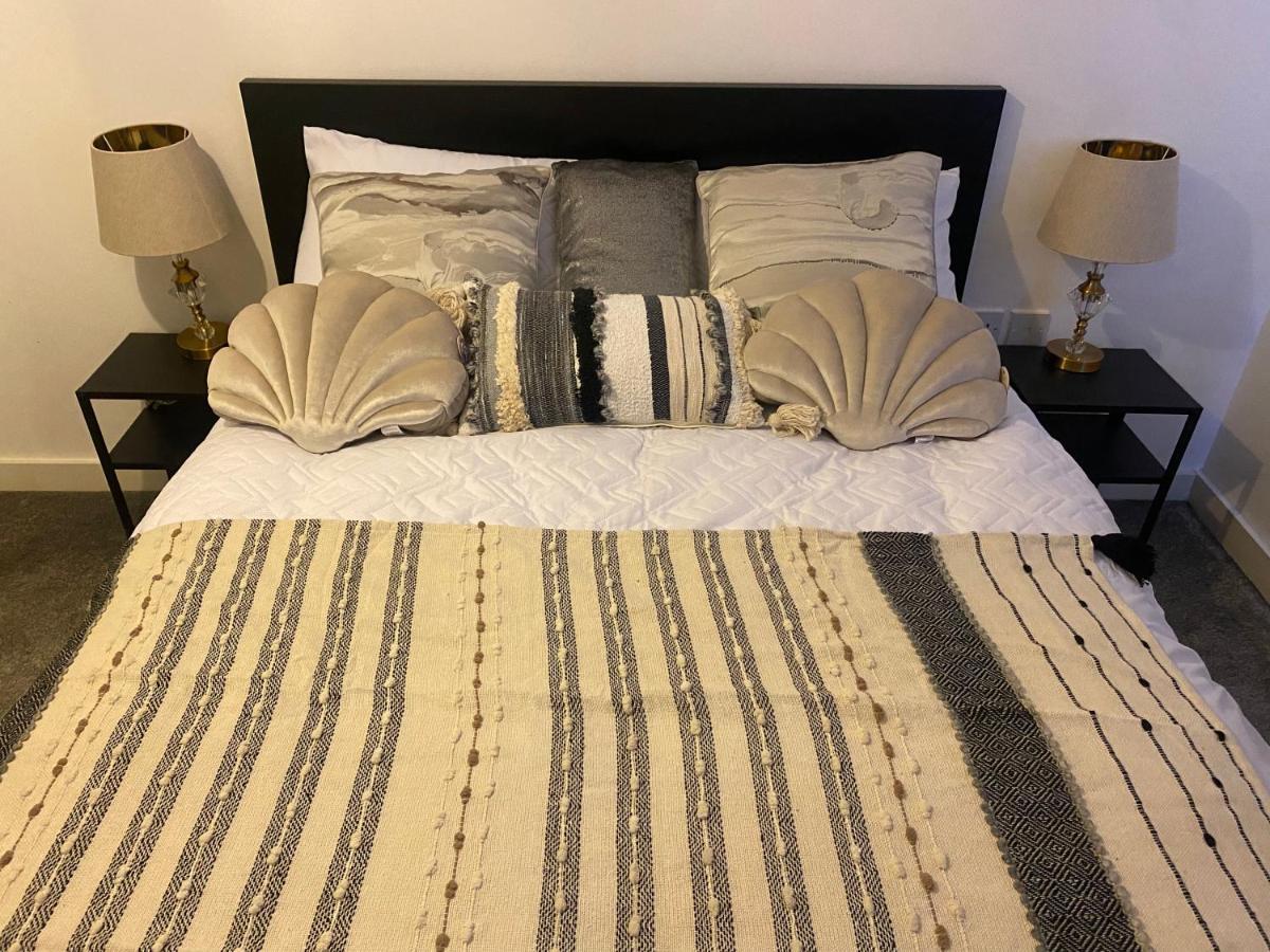 Abbys Free Street Parking Subject To Availability Apartment *