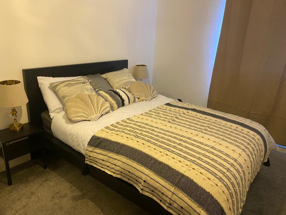 Apartment Abbys Free Street Parking Subject To Availability Manchester