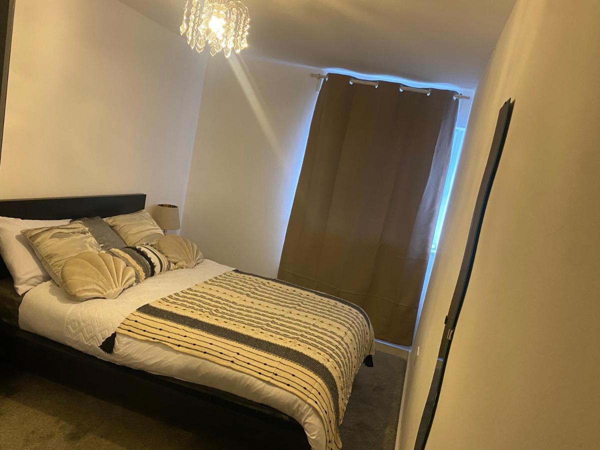 Apartment Abbys Free Street Parking Subject To Availability Manchester