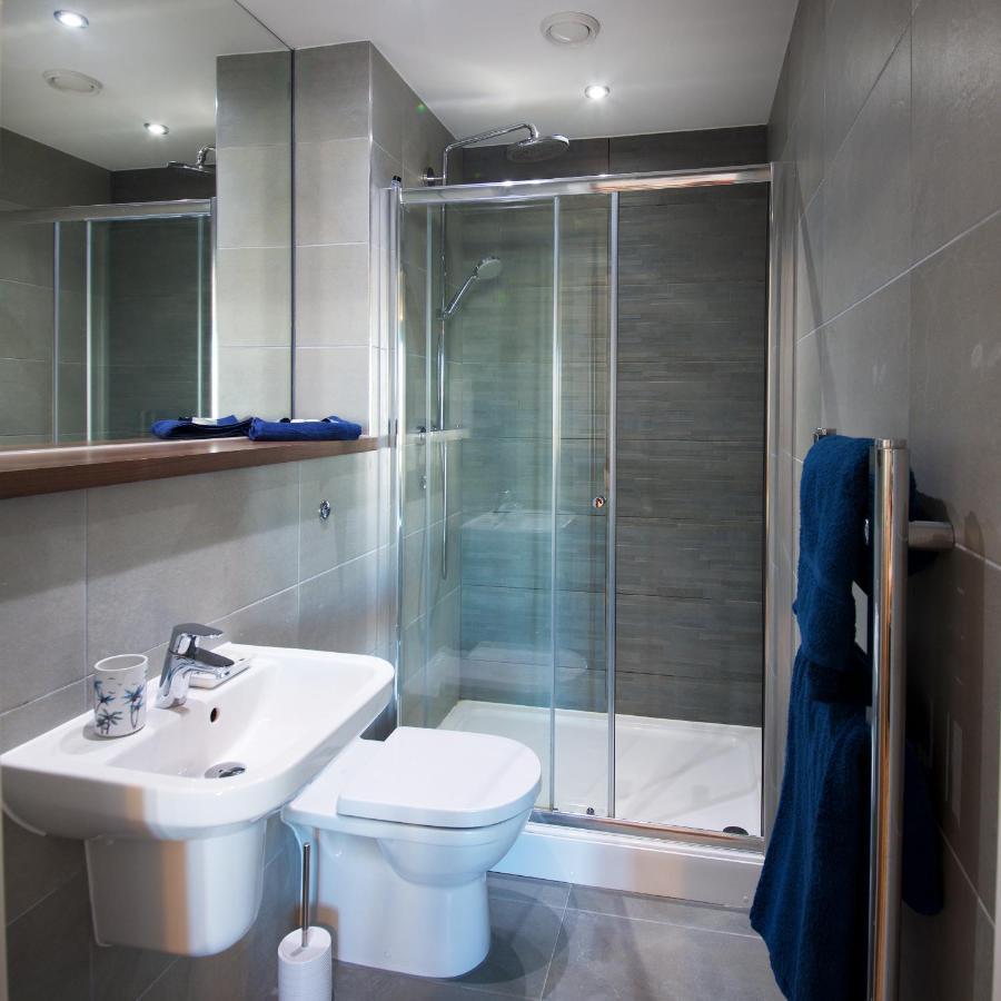 Modern 2 Bed & 2 Bath City Centre *