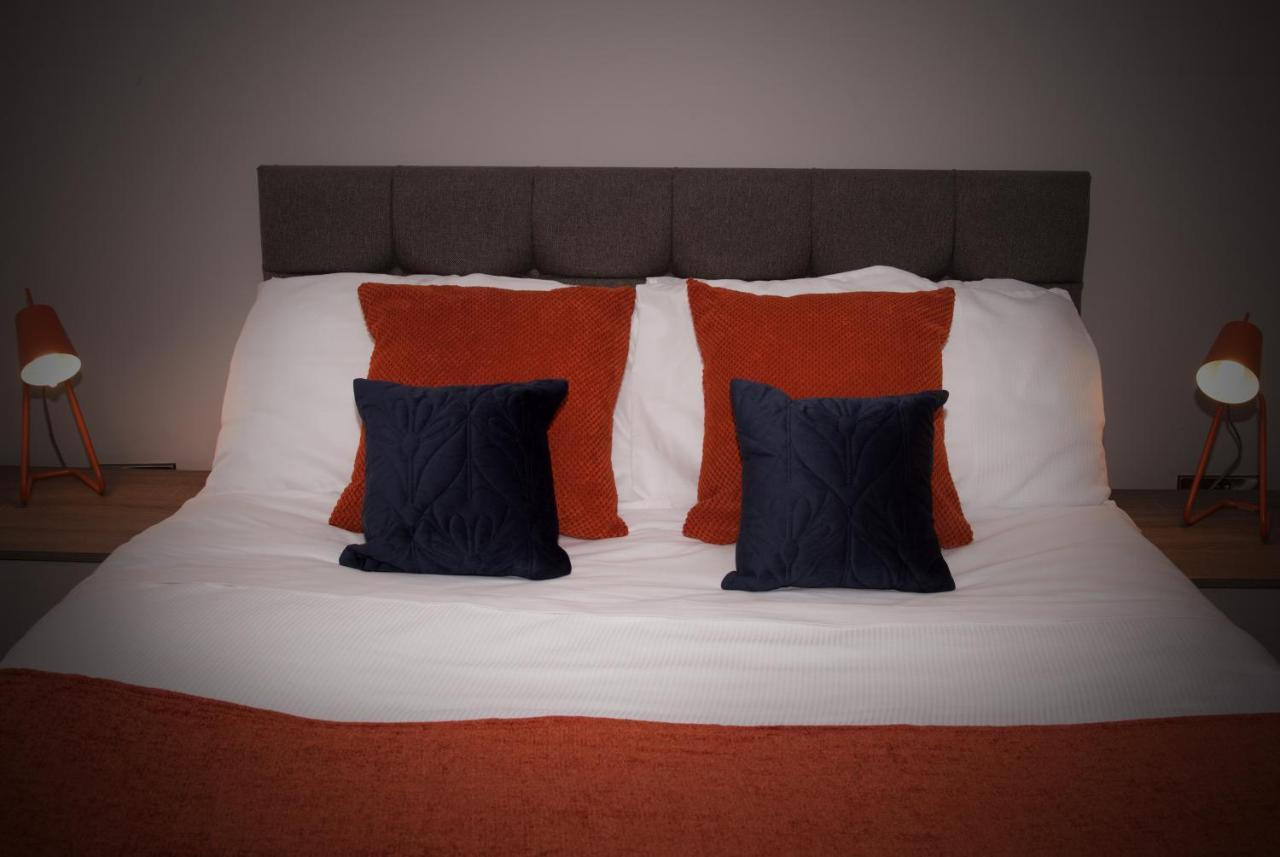 Modern 2 Bed & 2 Bath City Centre Appartement *