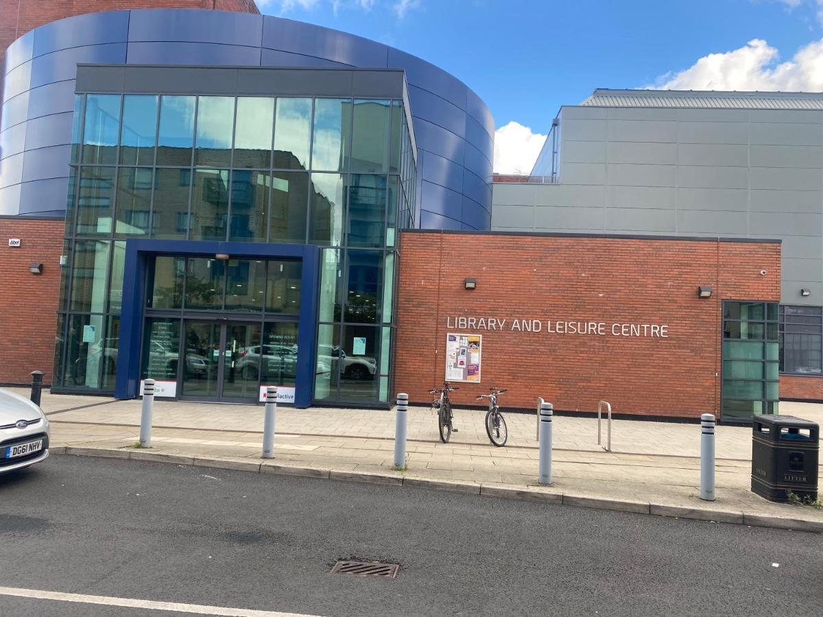 Abbys Free Street Parking Subject To Availability Apartment Manchester