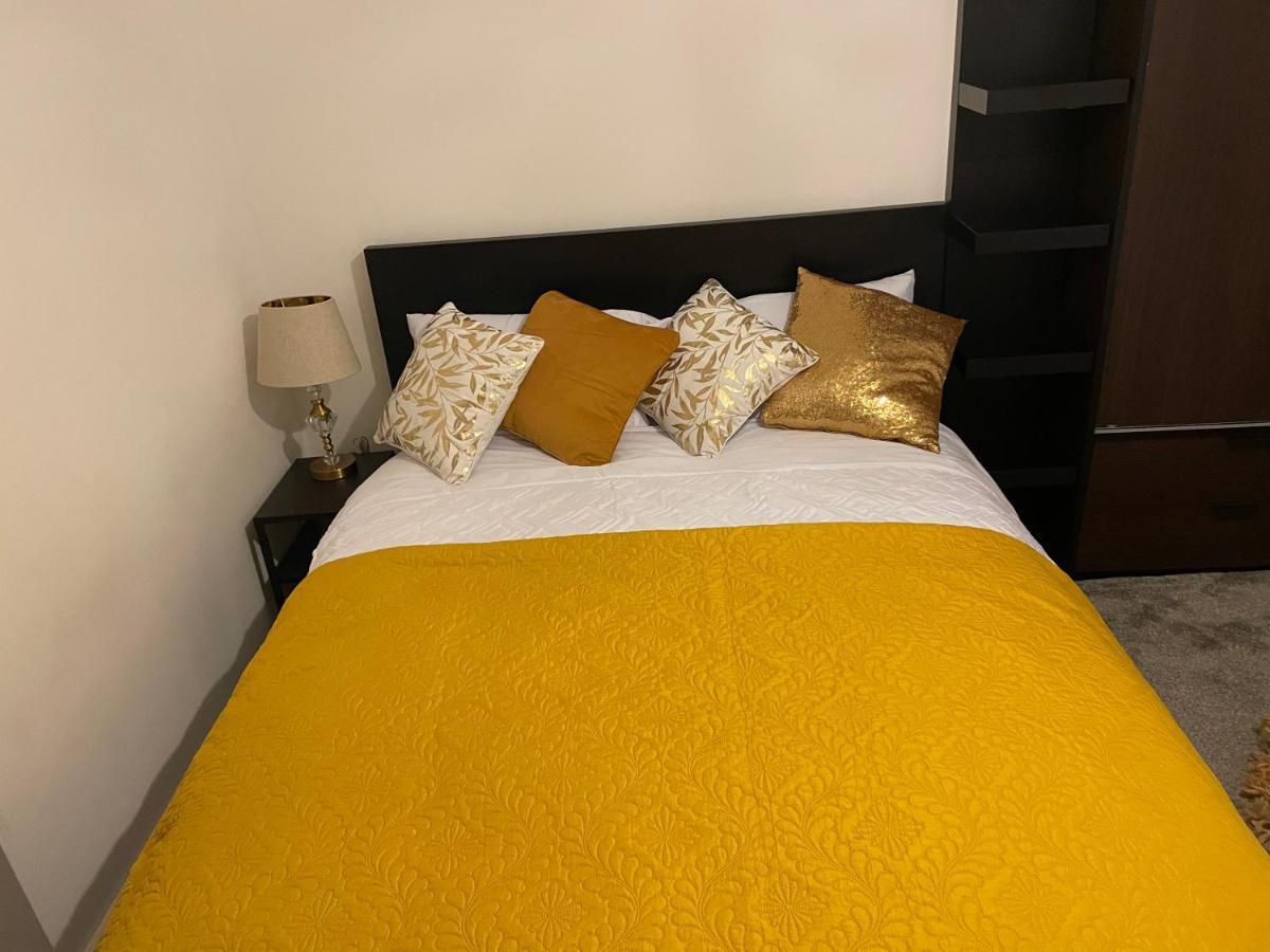 Apartment Abbys Free Street Parking Subject To Availability Manchester