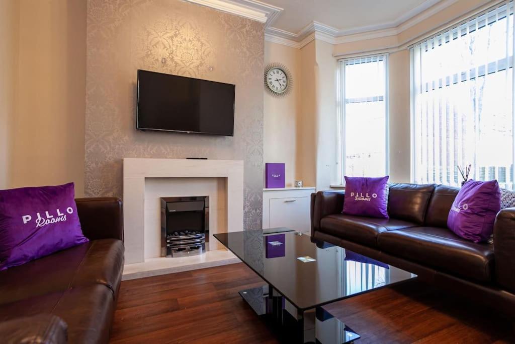 Pillo - Spacious Cosy 2 Bedroom House By Bridgewater Canal *