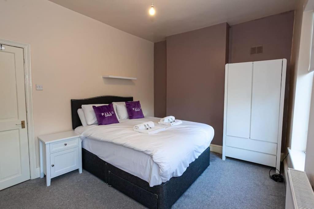 Holiday home Pillo - Spacious Cosy 2 Bedroom House By Bridgewater Canal
