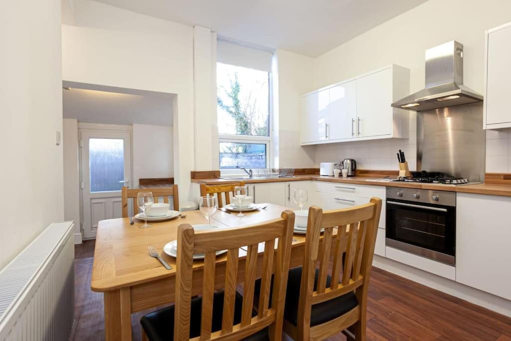 Holiday home Pillo - Spacious Cosy 2 Bedroom House By Bridgewater Canal Manchester