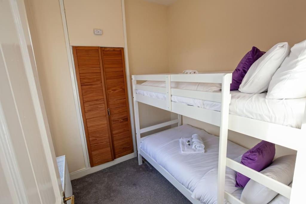 Holiday home Pillo - Spacious Cosy 2 Bedroom House By Bridgewater Canal *