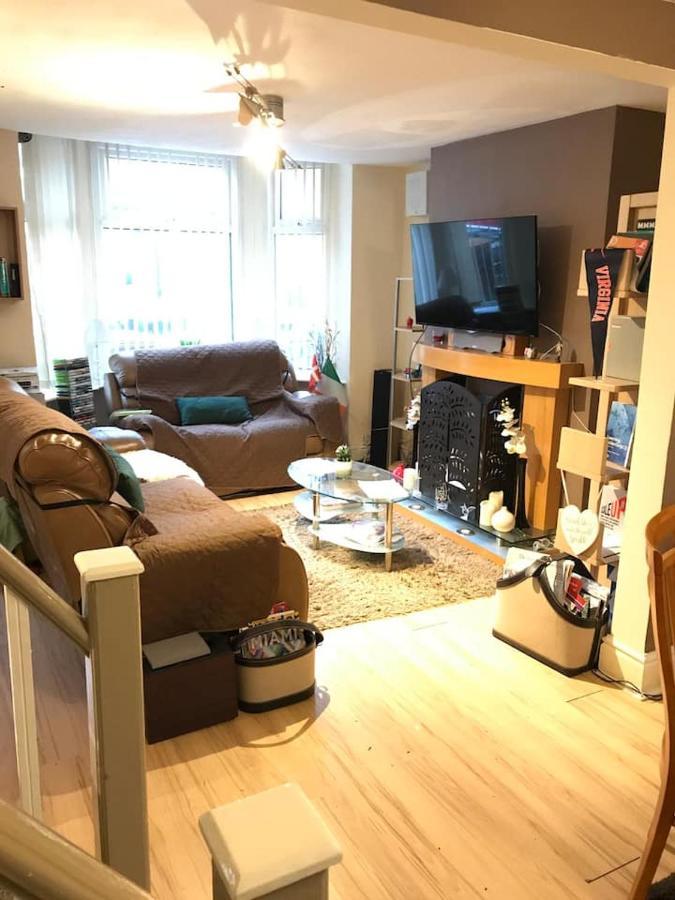Private King En-suite Bedroom Close To Mediacityuk/old Trafford Manchester