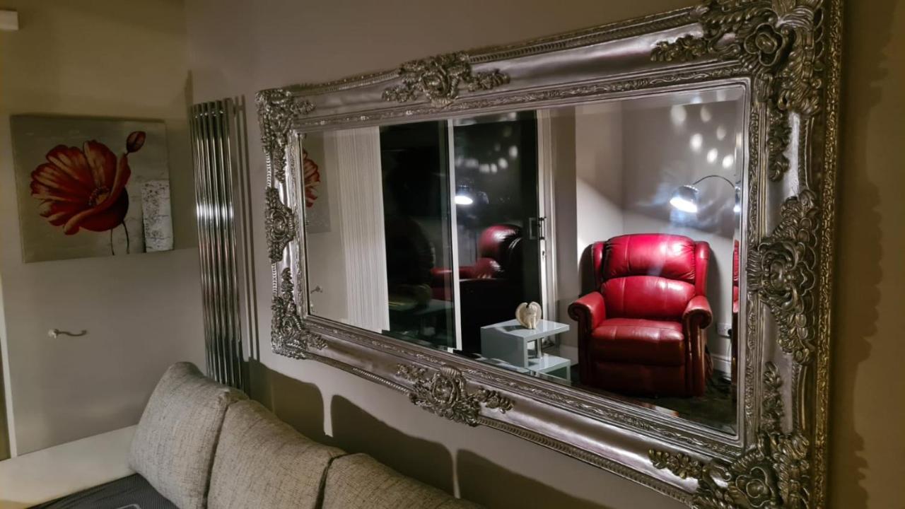 Holiday home Stunning Home. Free Parking.
