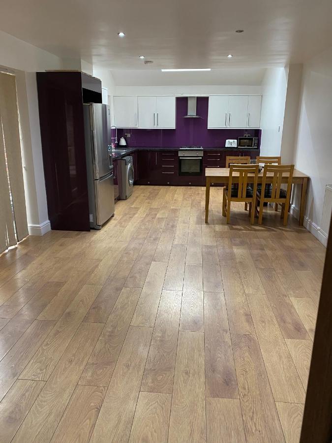 Big Rusholme With Tv And Private Bathroom-parking&wifi *