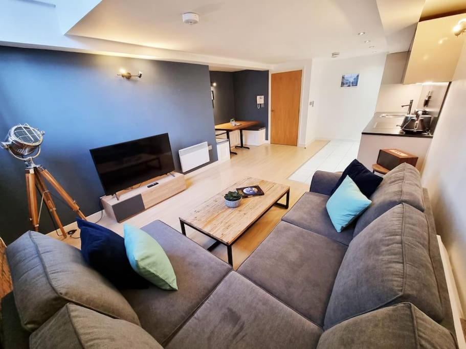 Apartment Luxury 1 Bedroom Next To Ao Arena & Victoria Train