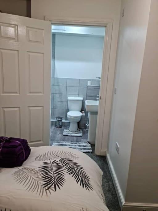 Impeccable 4-bed House Near Centre Manchester