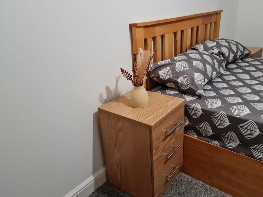 Impeccable 4-bed House Near Centre *