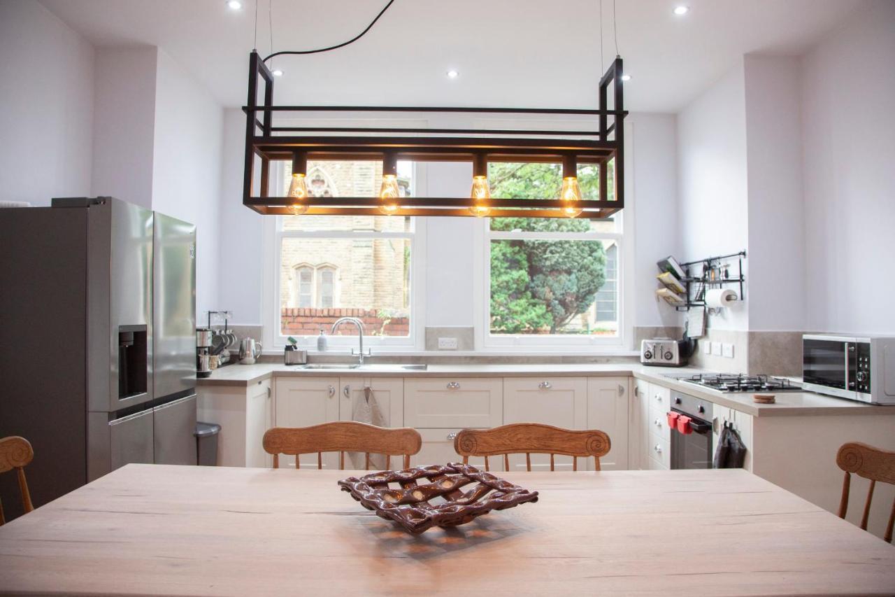 3 Bath Contemporary Victorian Near Attractions * Manchester