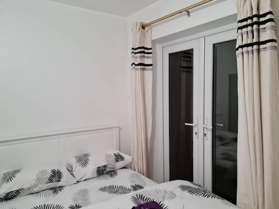 Impeccable 4-bed House Near Centre Manchester