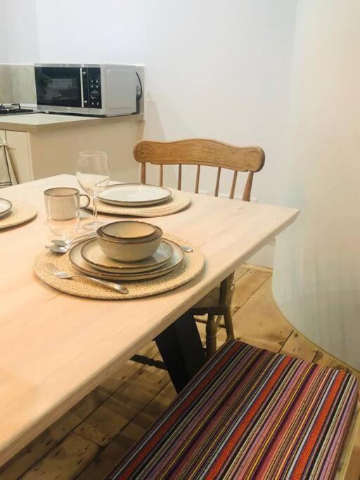 Apartment 3 Bath Contemporary Victorian Near Attractions *