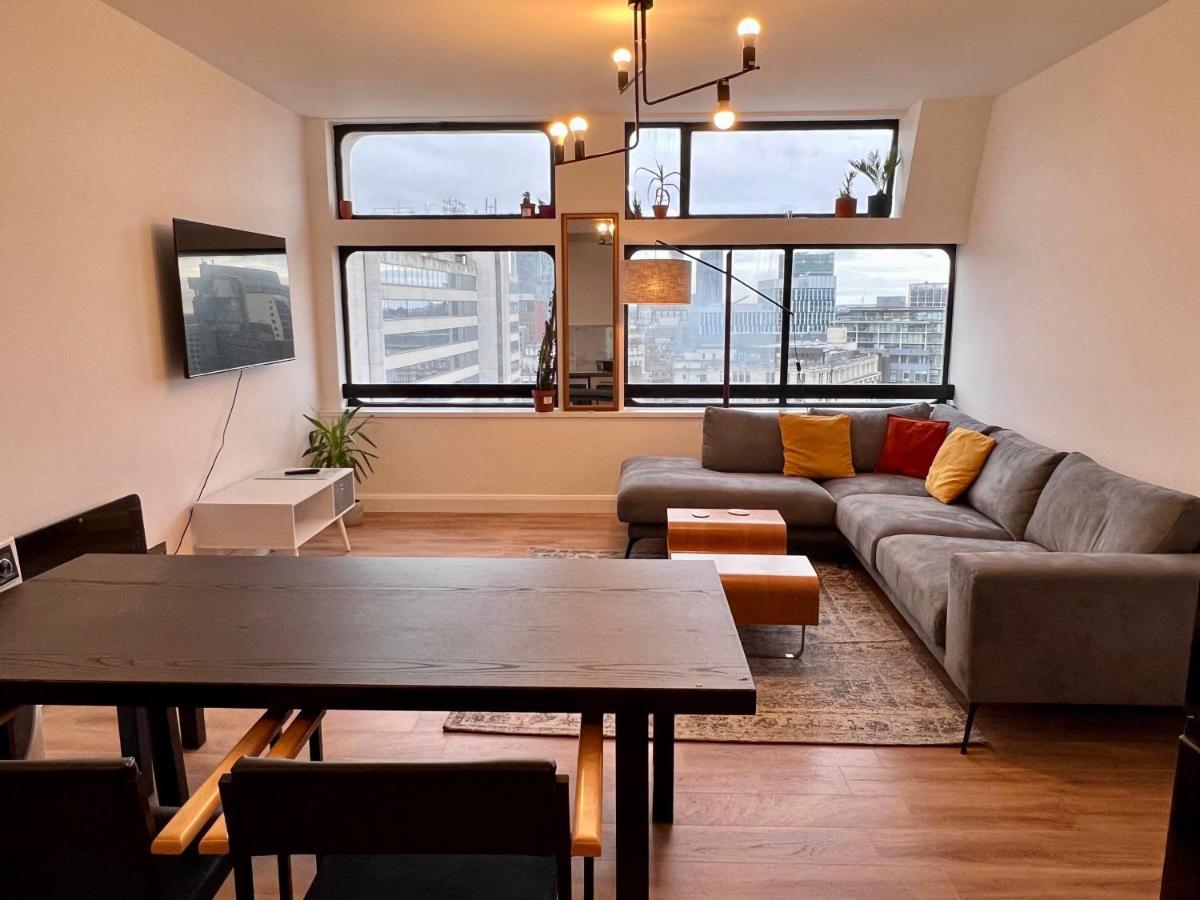 View 2 Bedrooms Flat